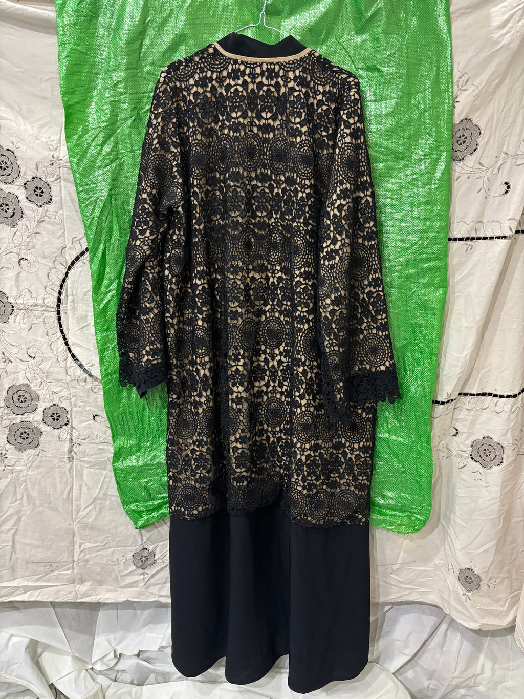 guess Black Guipure Lace Long-Sleeve Ankle Dress with Nude T