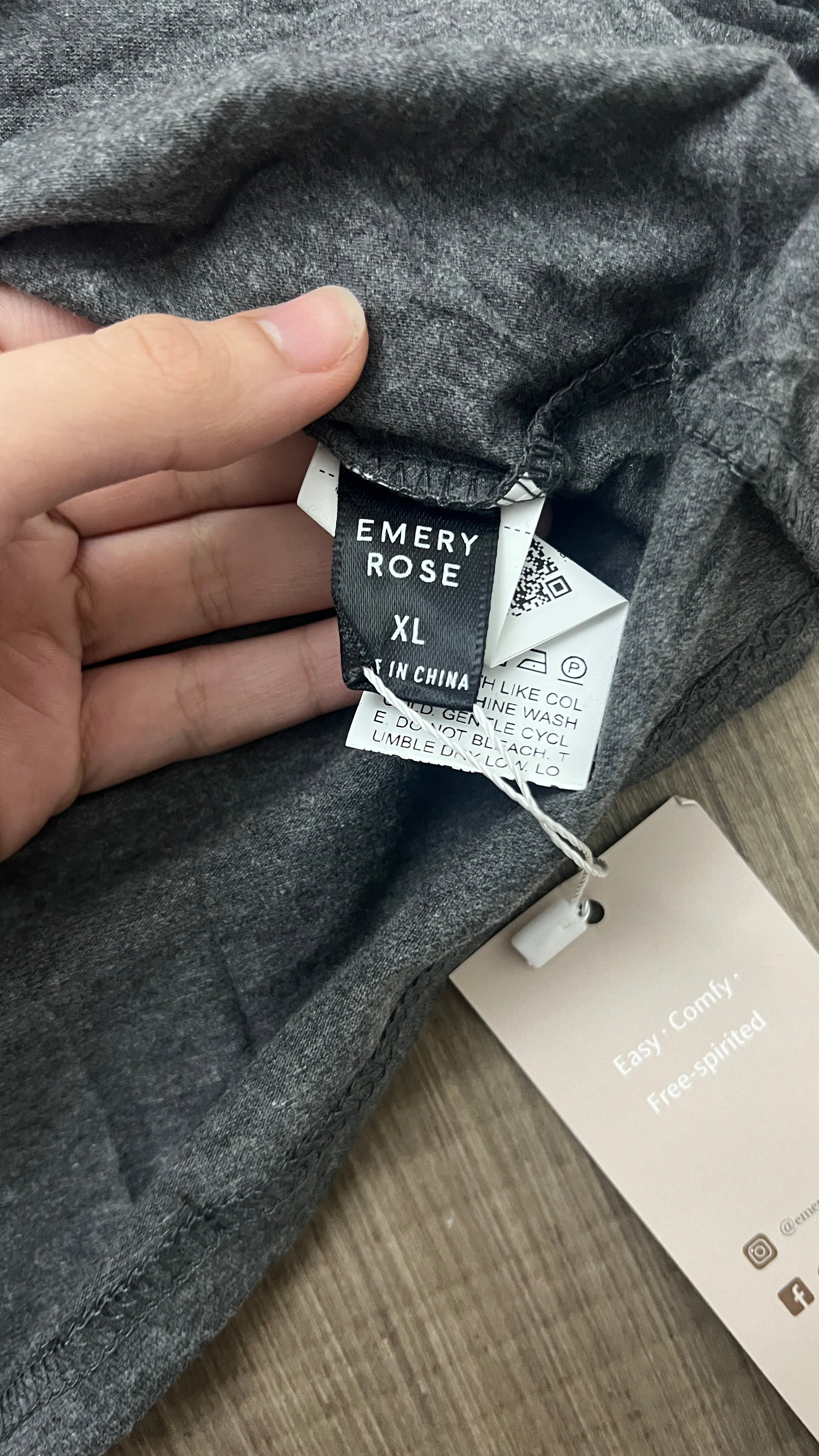 Emery Rose Charcoal Heather Grey Mama Script Graphic T-Shirt