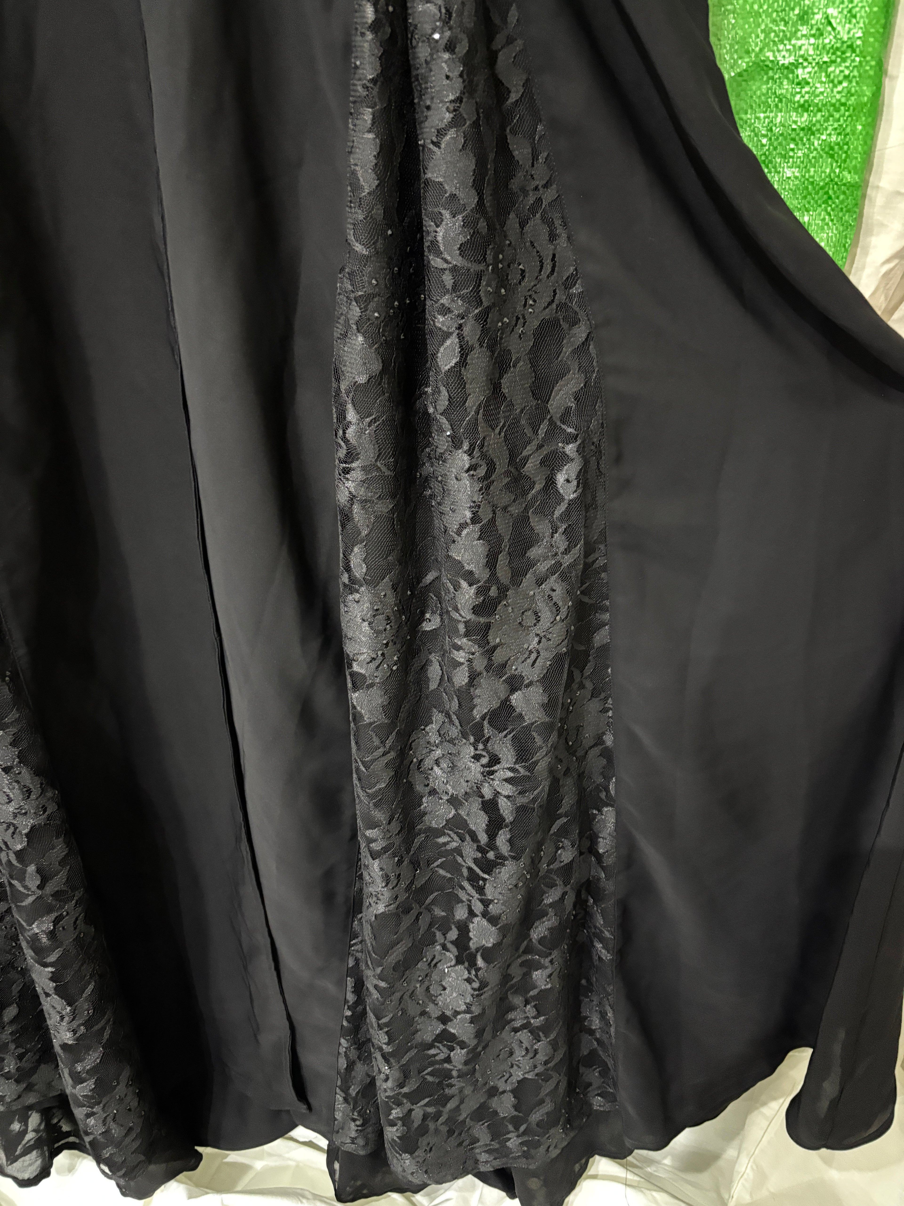 guess Black Open-Front Abaya with Floral Lace Panels