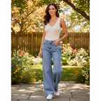 Women's Light Wash Wide-Leg Denim Jeans