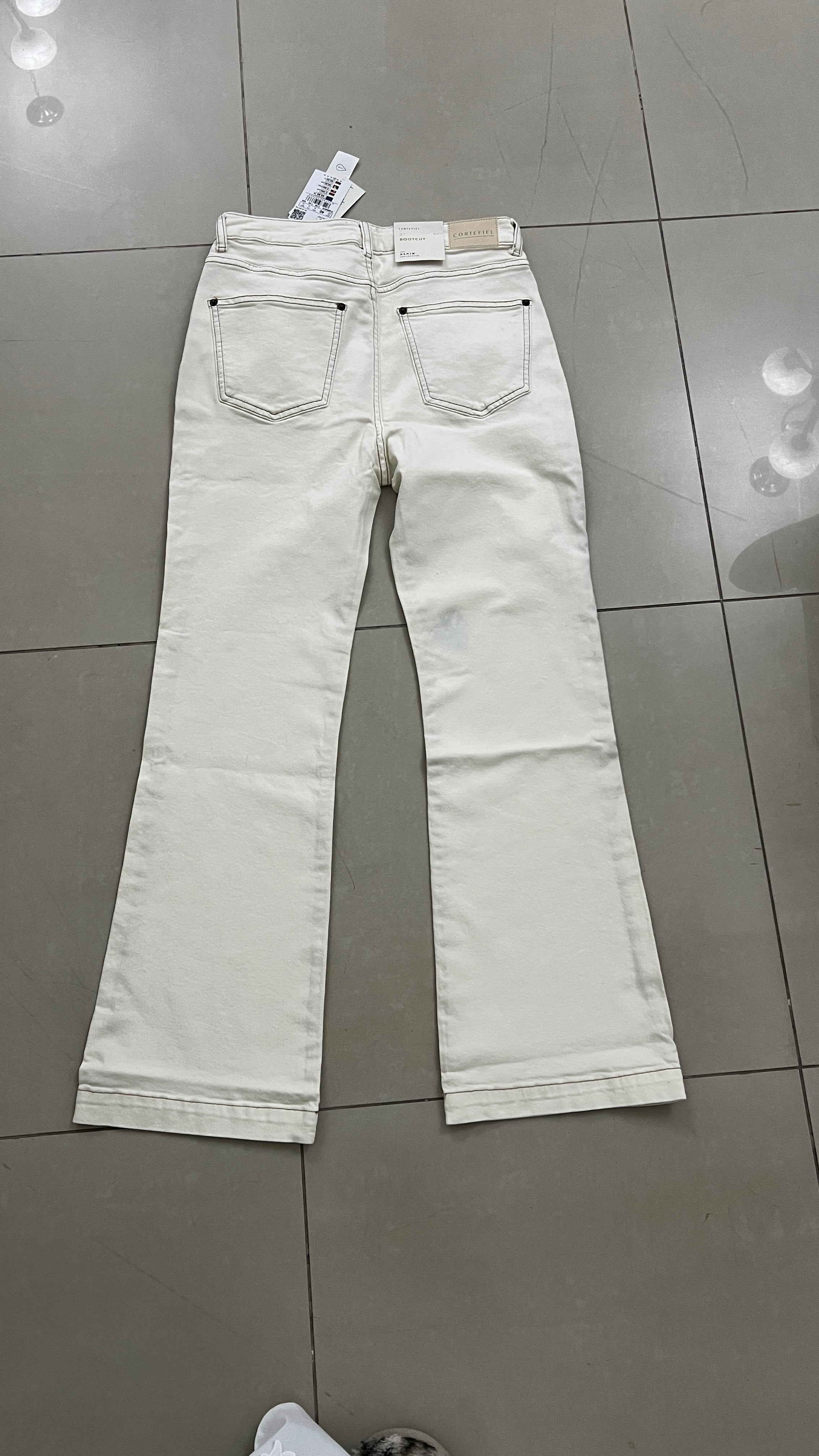 CORTEFIEL Cortefiel Ecru Bootcut Jeans with Contrast Topstit