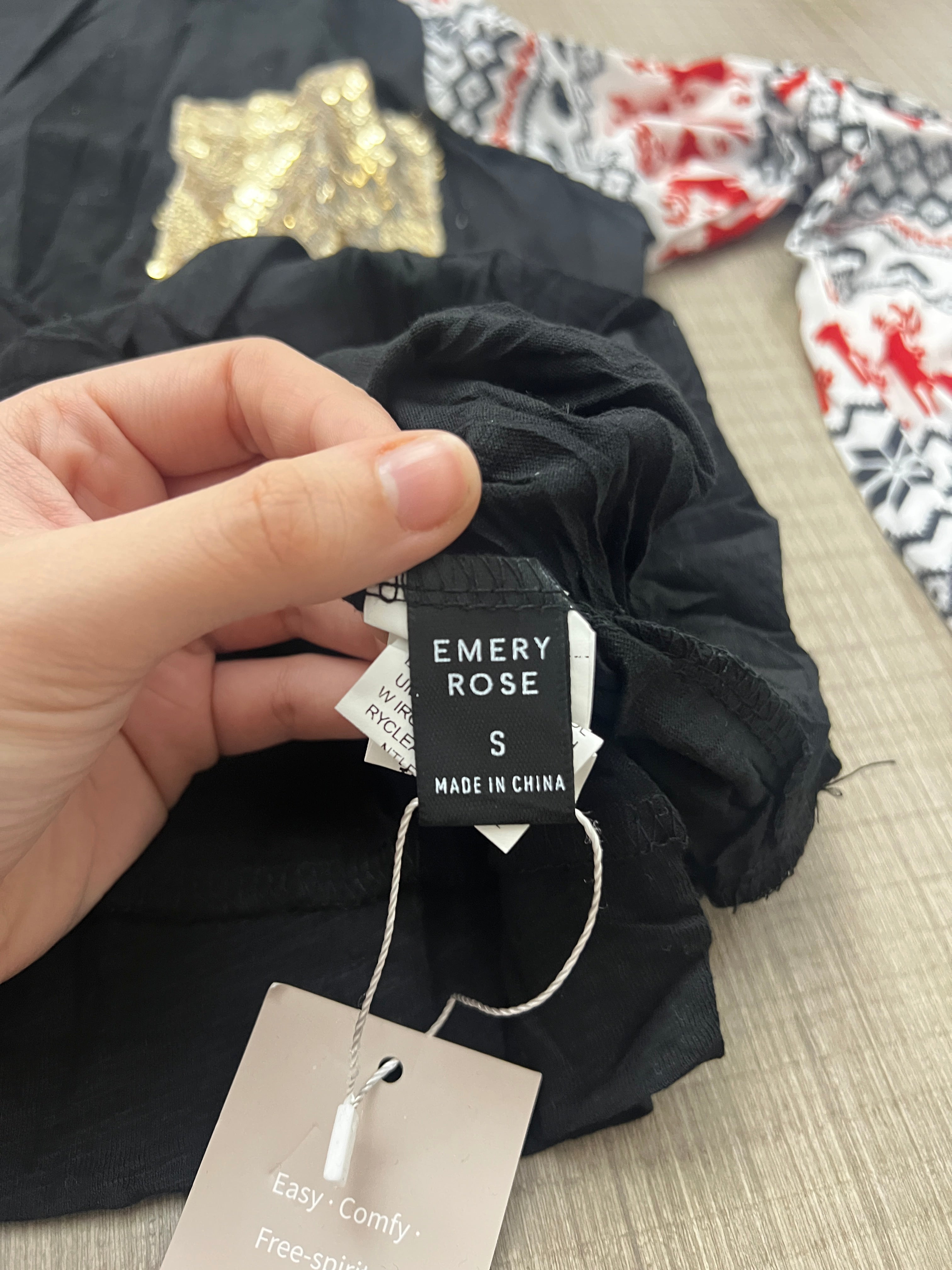 Emery Rose Black Festive Long Sleeve Top with Gold Sequin Po