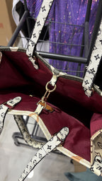 LV, LOUIS VUITTON PARIS made in France Off-White Monogram Gr
